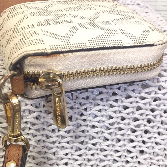 Michael Kors Jet Set Center Stripe Wallet - Picture 6 of 16